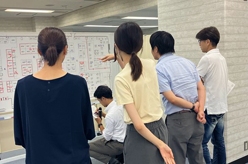 写真:小間割抽選会の様子